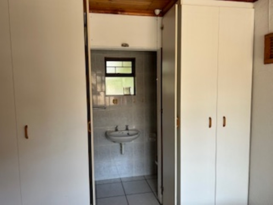 To Let 1 Bedroom Property for Rent in Bloubergrant Western Cape